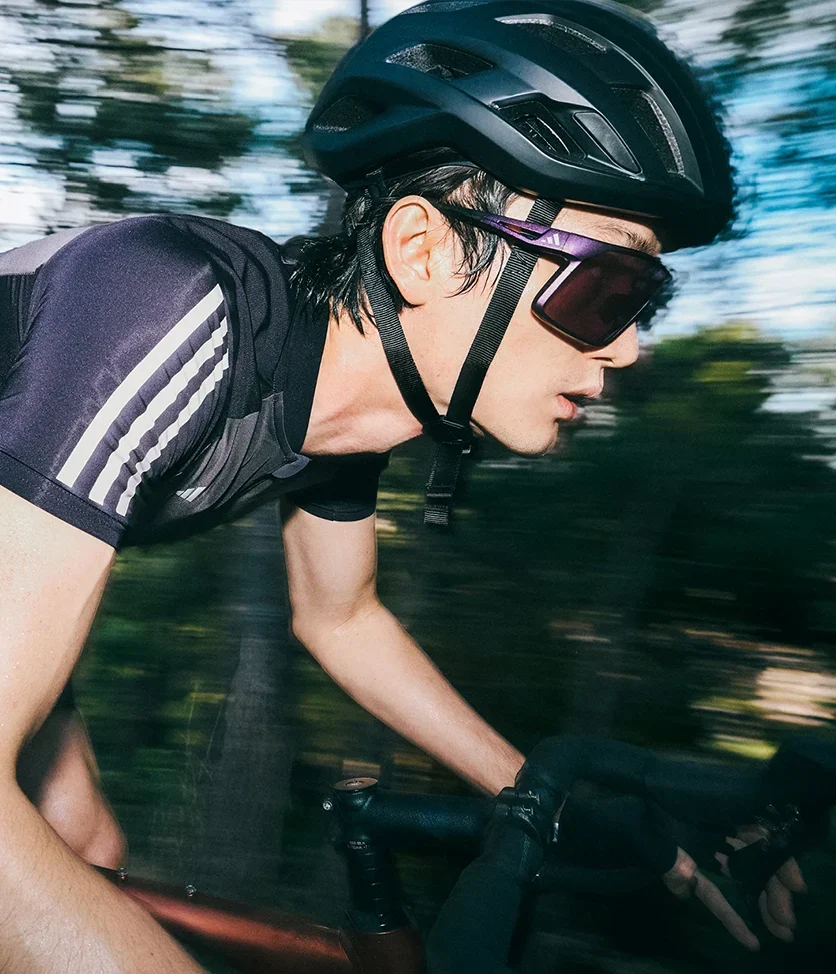 Occhiali Adidas: design sportivo e comfort per uno stile dinamico